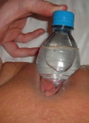 Бабы с бутылкой в пизде картинка 17